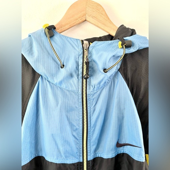 Nike ACG Vintage 90s Hooded Packable Nylon Windbreaker Jacket Size Medium - Picture 5 of 16